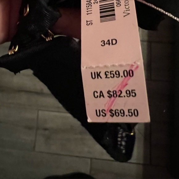 Bra by Victoria’s Secret - Picture 9 of 9